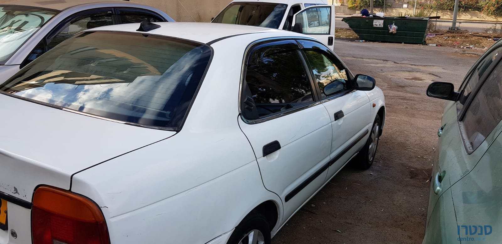 2000' Suzuki Baleno photo #2