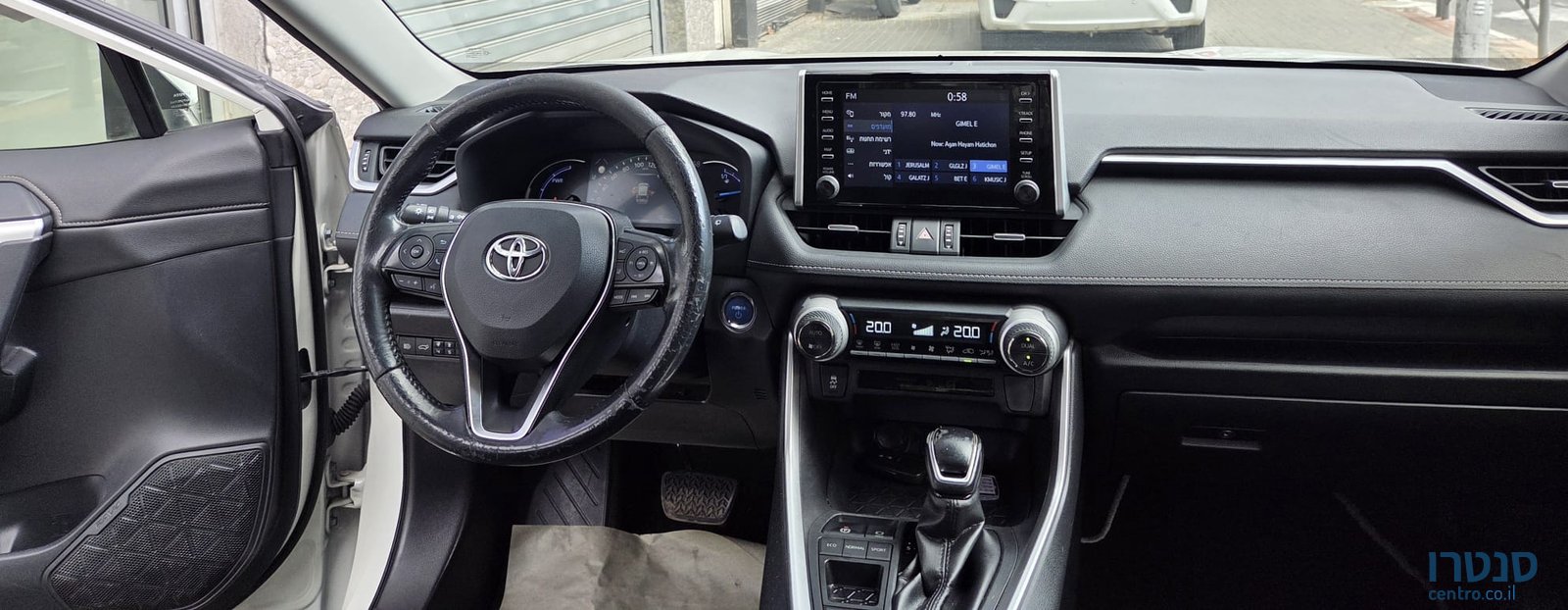 2019' Toyota RAV4 photo #2