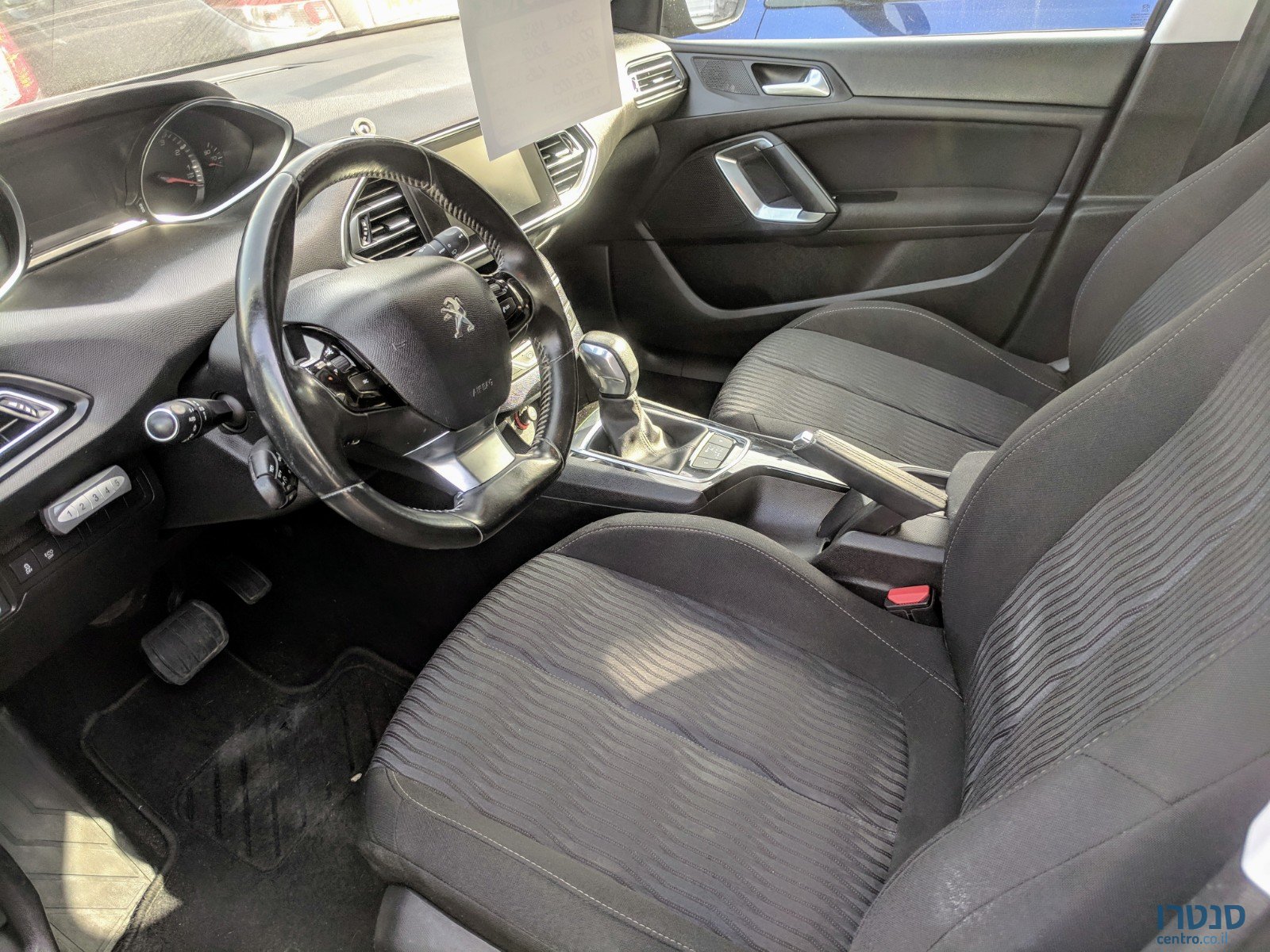 2015' Peugeot 308 photo #4