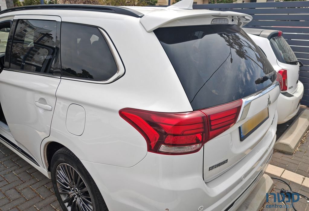 2019' Mitsubishi Outlander מיצובישי אאוטלנדר photo #3