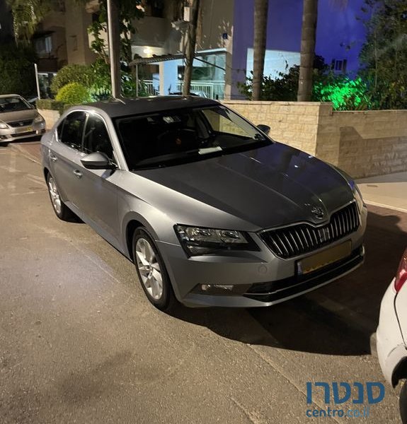 2017' Skoda Superb סקודה סופרב photo #2