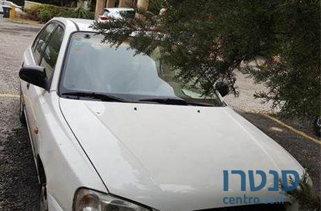 2001' Hyundai Accent photo #2