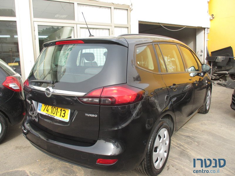 2014' Opel Zafira photo #2