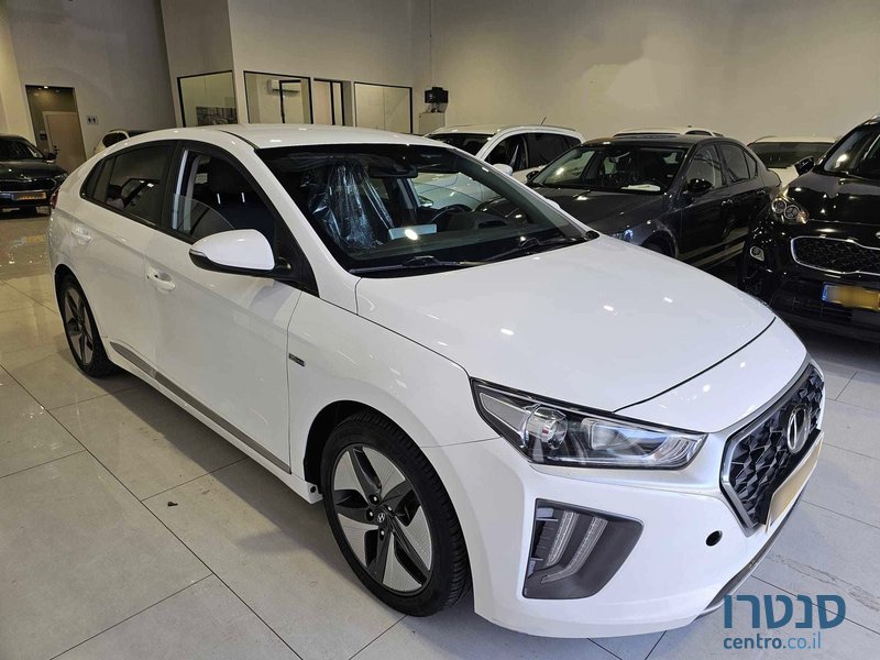 2020' Hyundai Ioniq photo #2