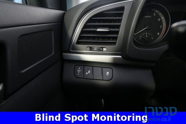 2018' Hyundai Elantra photo #5
