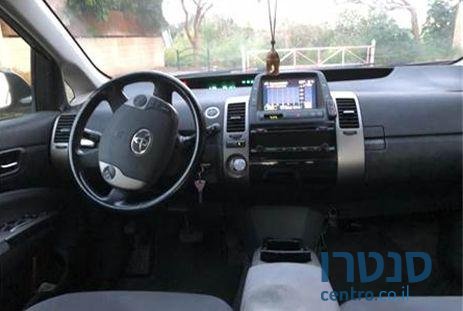 2010' Toyota Prius טויוטה פריוס photo #2