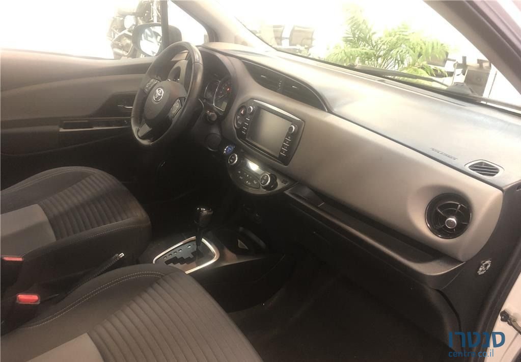2019' Toyota Yaris טויוטה יאריס photo #3