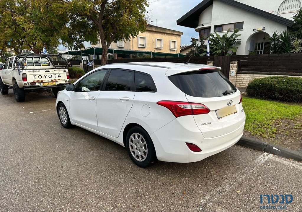 2013' Hyundai i30 יונדאי photo #2