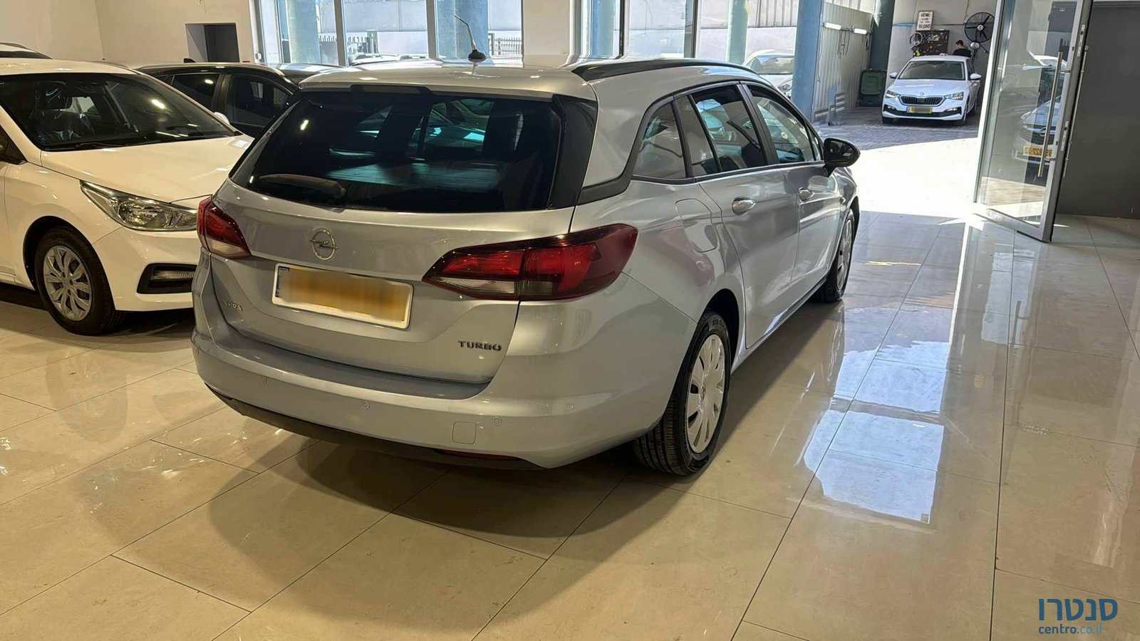 2018' Opel Astra photo #3