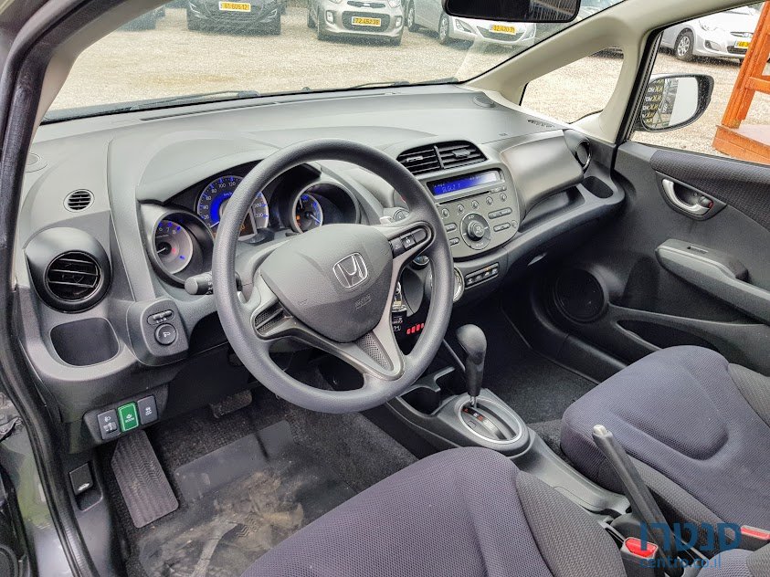 2013' Honda Jazz photo #3