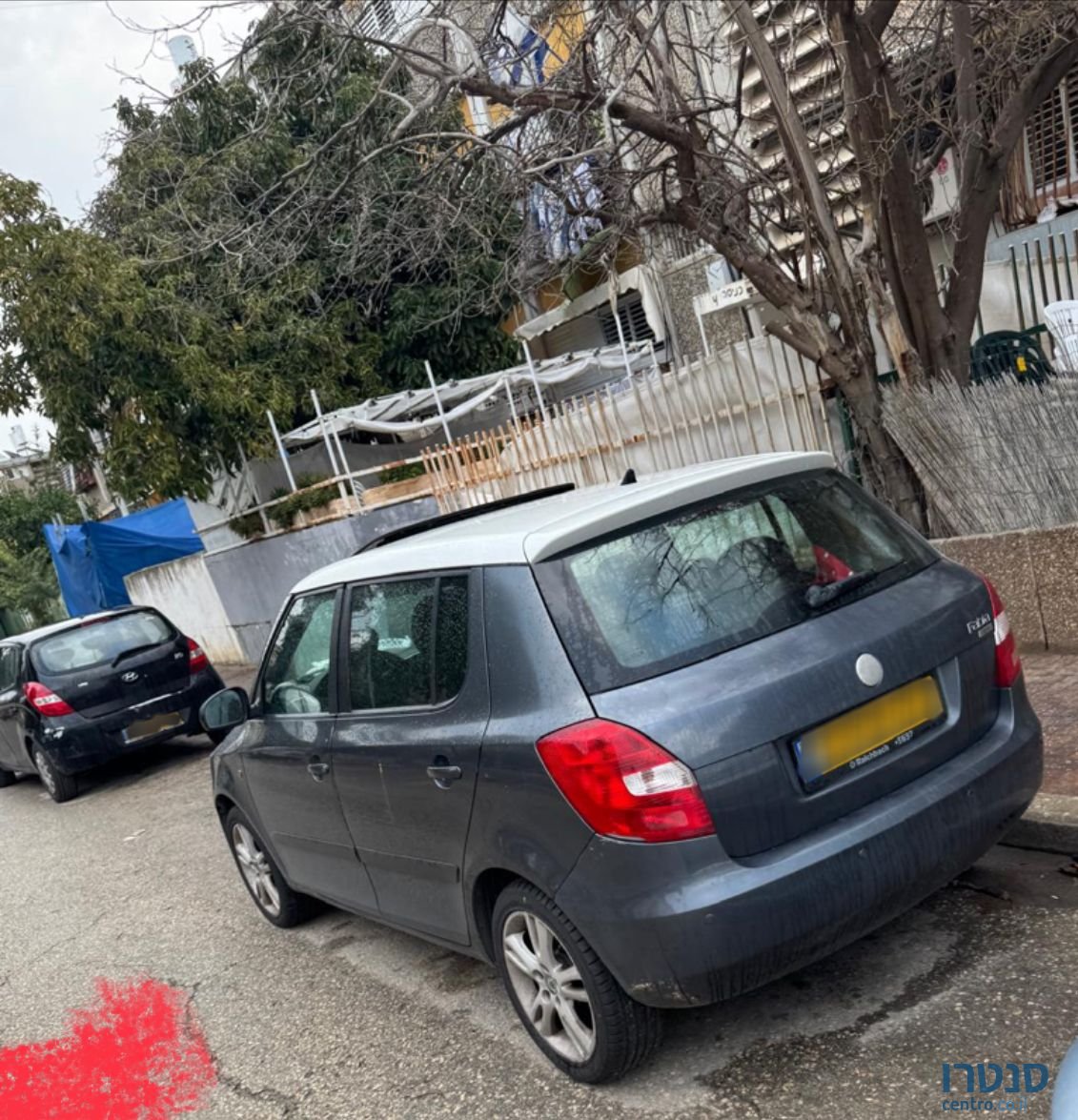 2008' Skoda Fabia סקודה פאביה photo #2