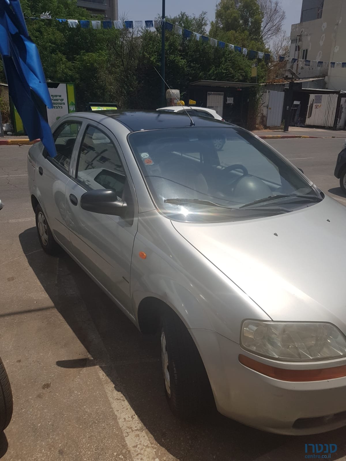 2004' Chevrolet Aveo photo #2