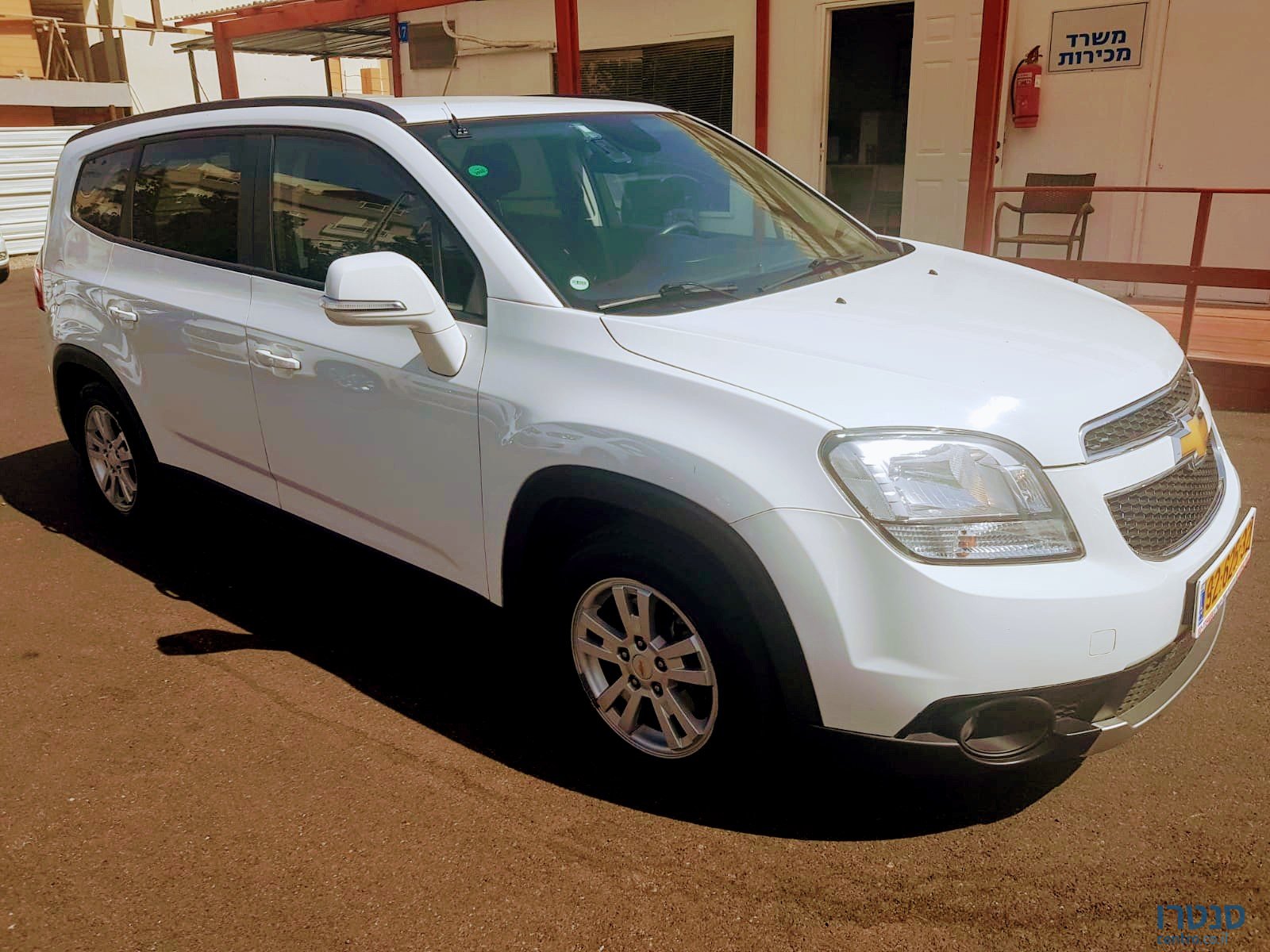 2015' Chevrolet Orlando photo #2