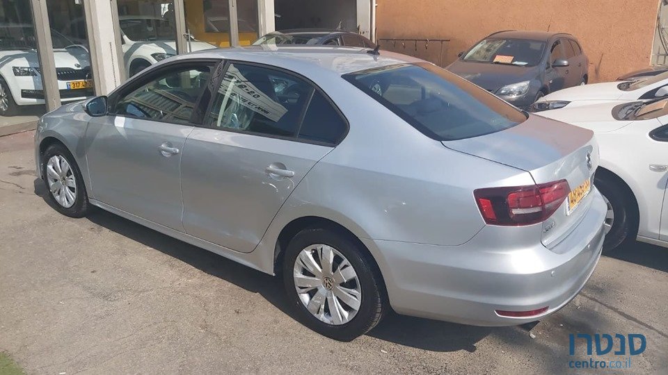 2017' Volkswagen Jetta photo #2