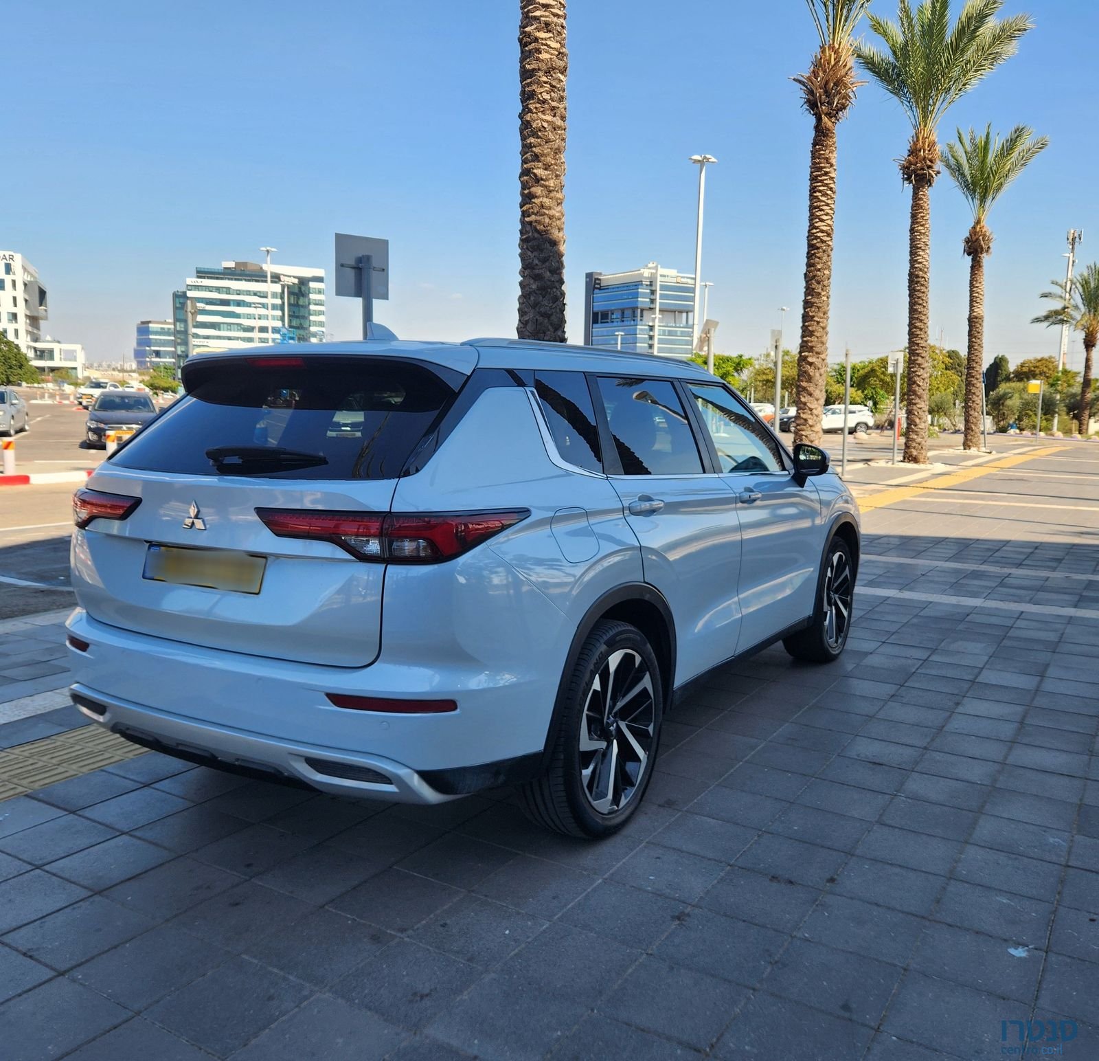 2022' Mitsubishi Outlander מיצובישי אאוטלנדר photo #5