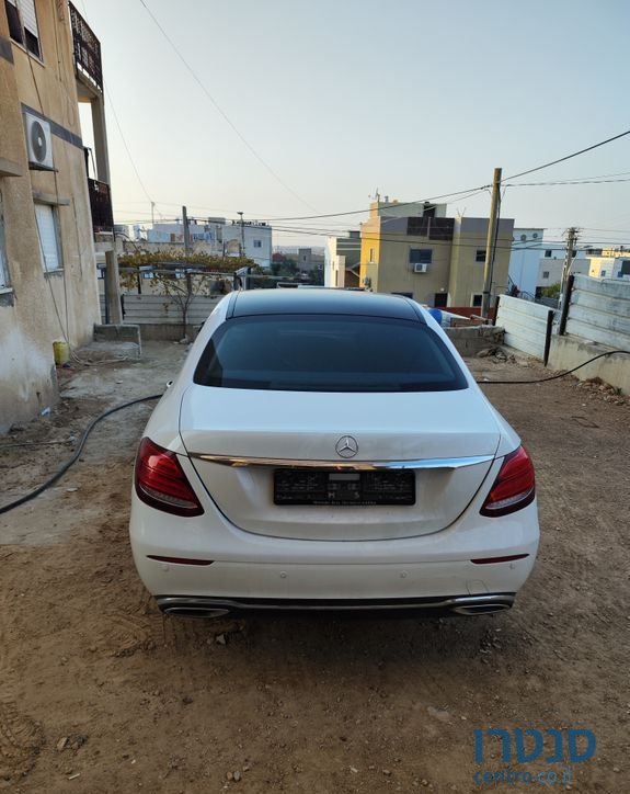 2017' Mercedes-Benz E-Class מרצדס photo #2