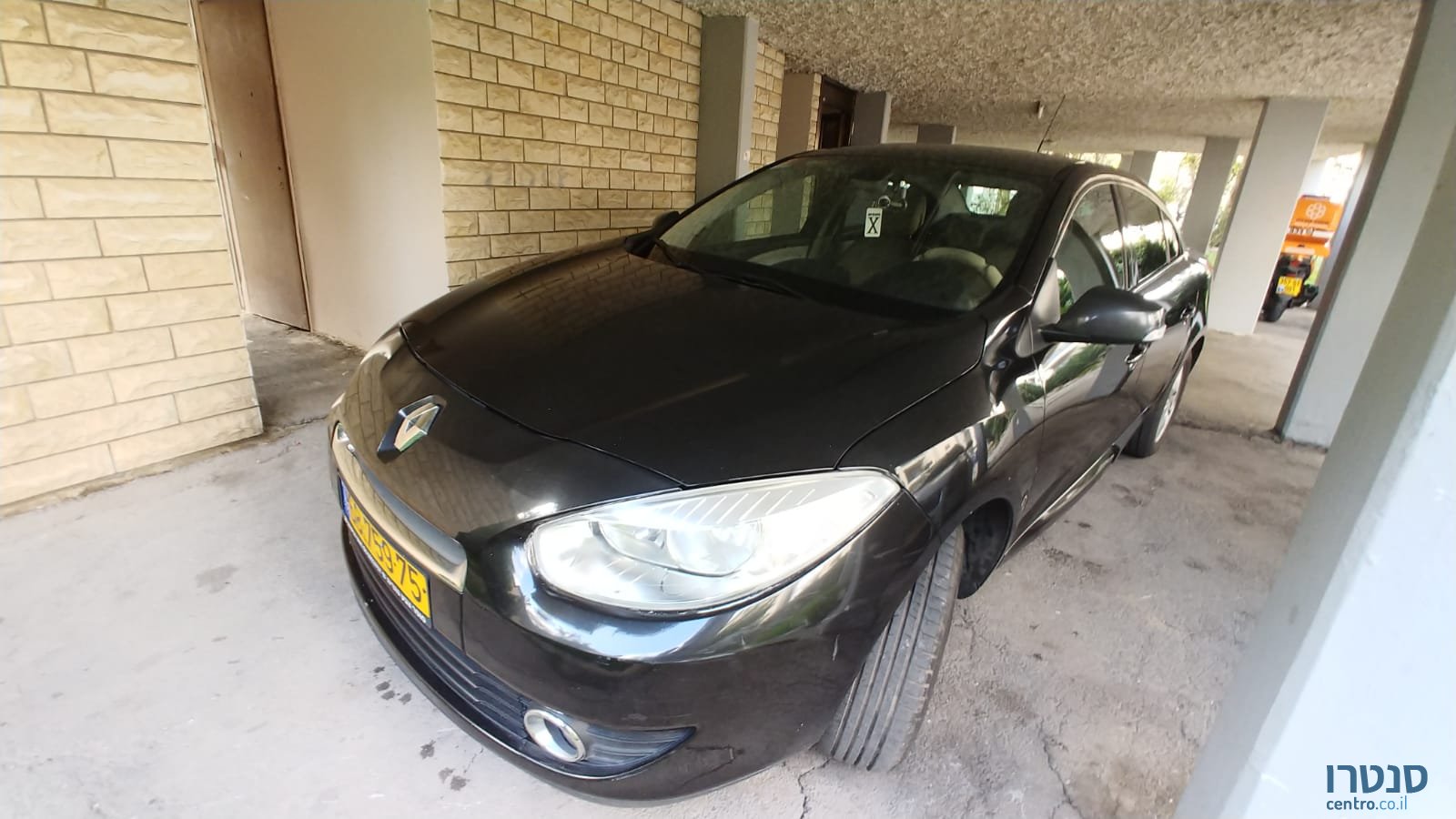 2011' Renault Fluence photo #2