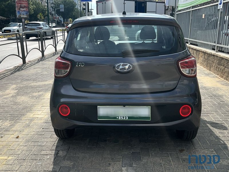 2018' Hyundai i10 photo #4