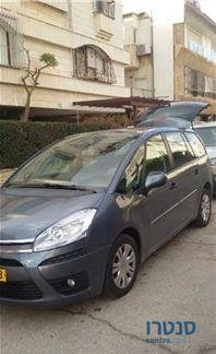 2012' Citroen C4 Picasso photo #2