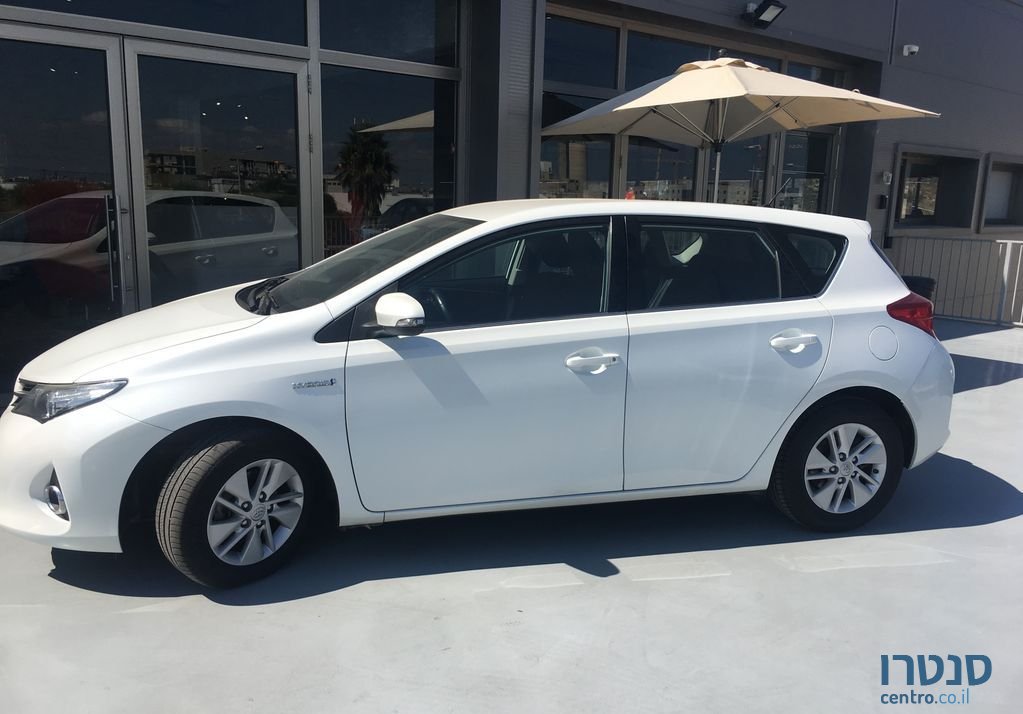 2015' Toyota Auris טויוטה אוריס photo #3