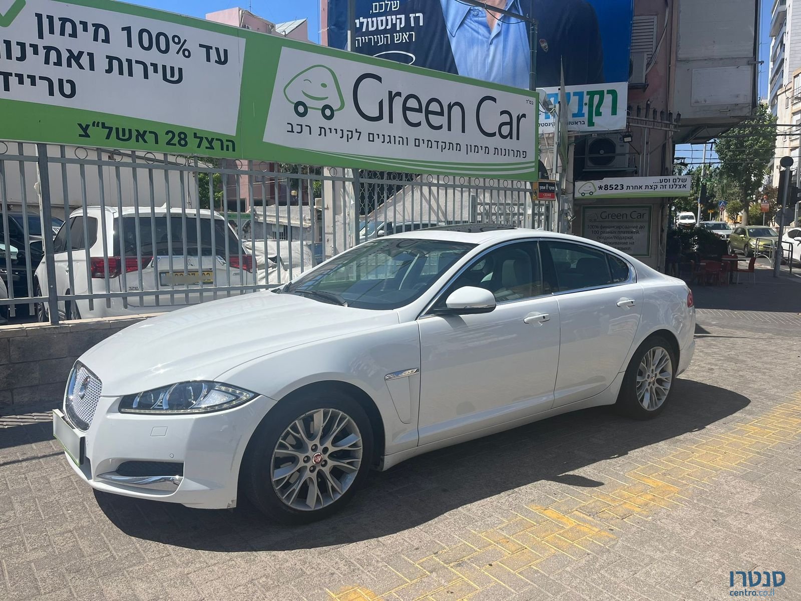 2015' Jaguar XF photo #1