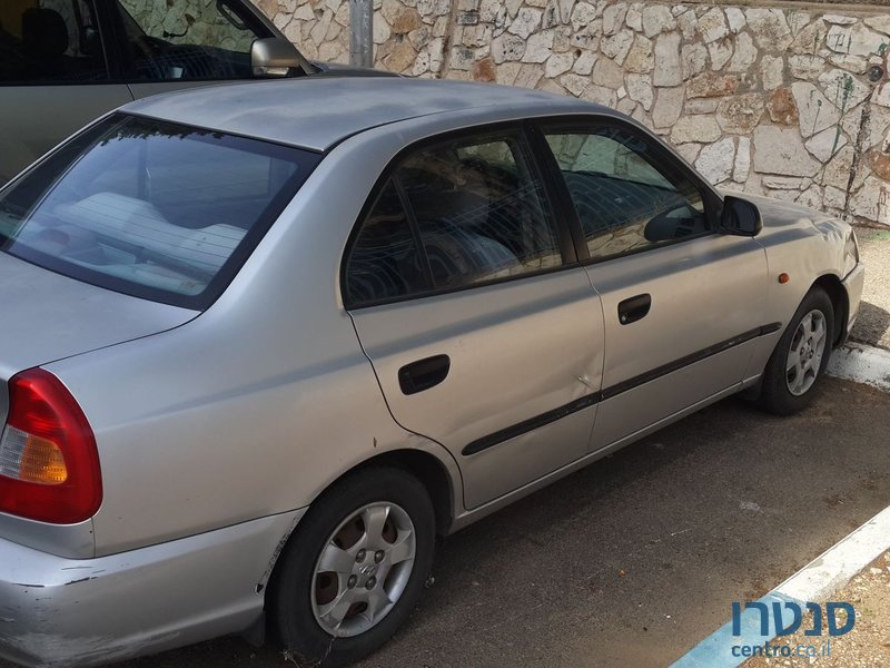 2001' Hyundai Accent photo #1