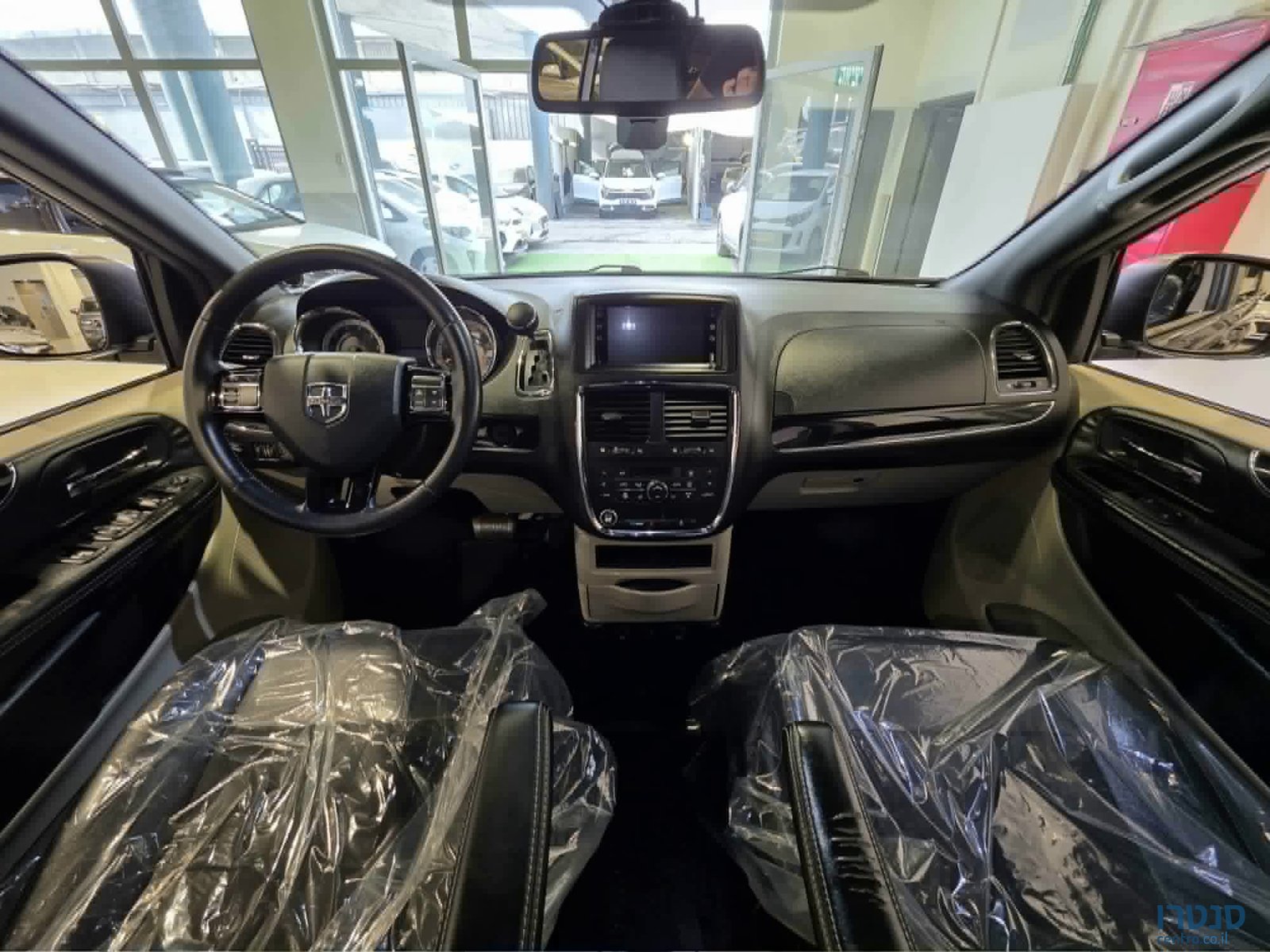 2019' Dodge Grand Caravan photo #5
