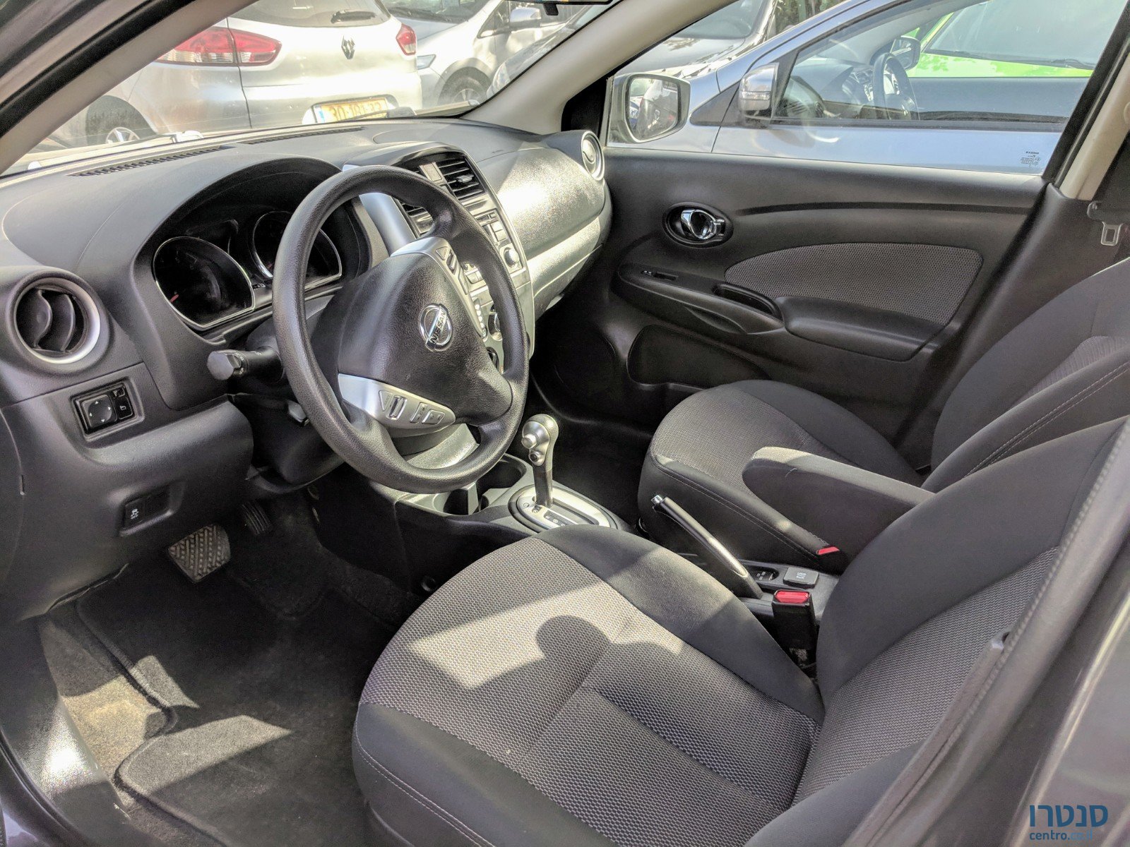 2015' Nissan Almera photo #5