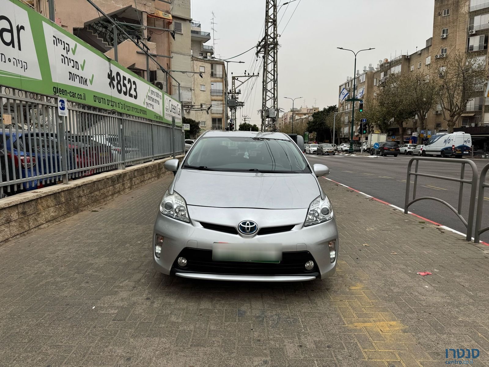 2013' Toyota Prius photo #1