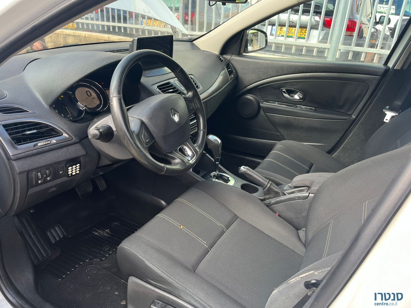 2016' Renault Megane photo #2