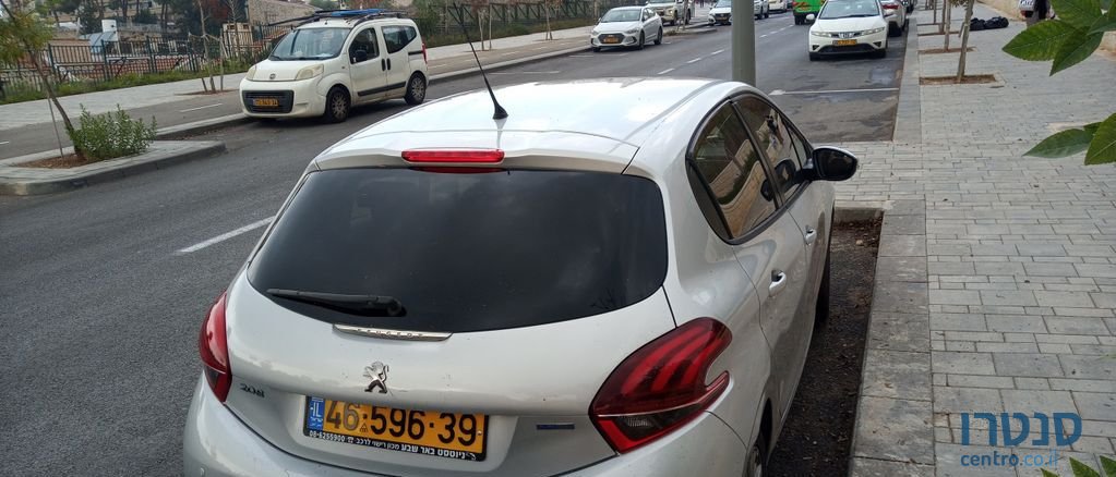 2016' Peugeot 208 פיג'ו photo #4