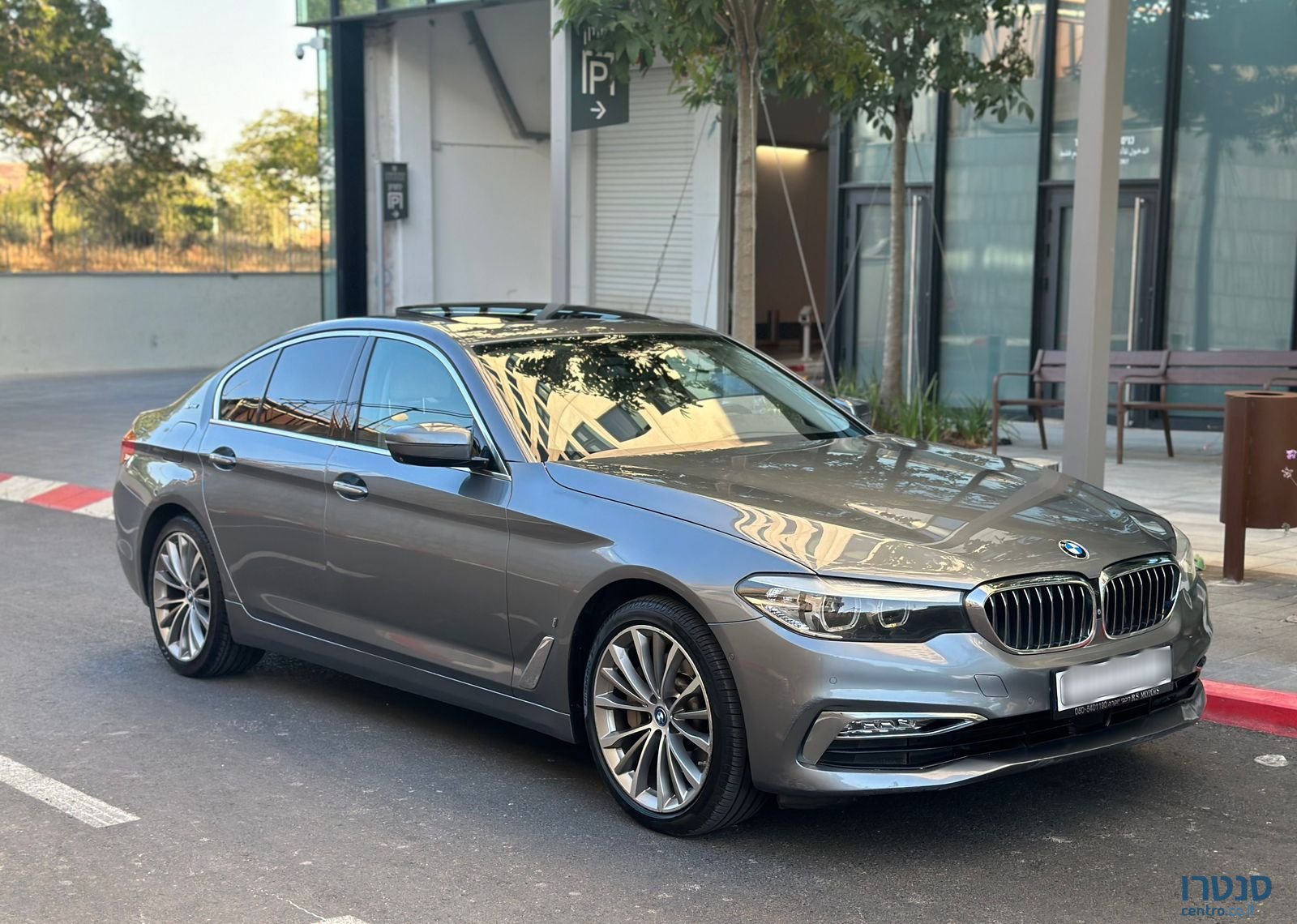 2018' BMW 5 Series ב מ וו סדרה 5 photo #4