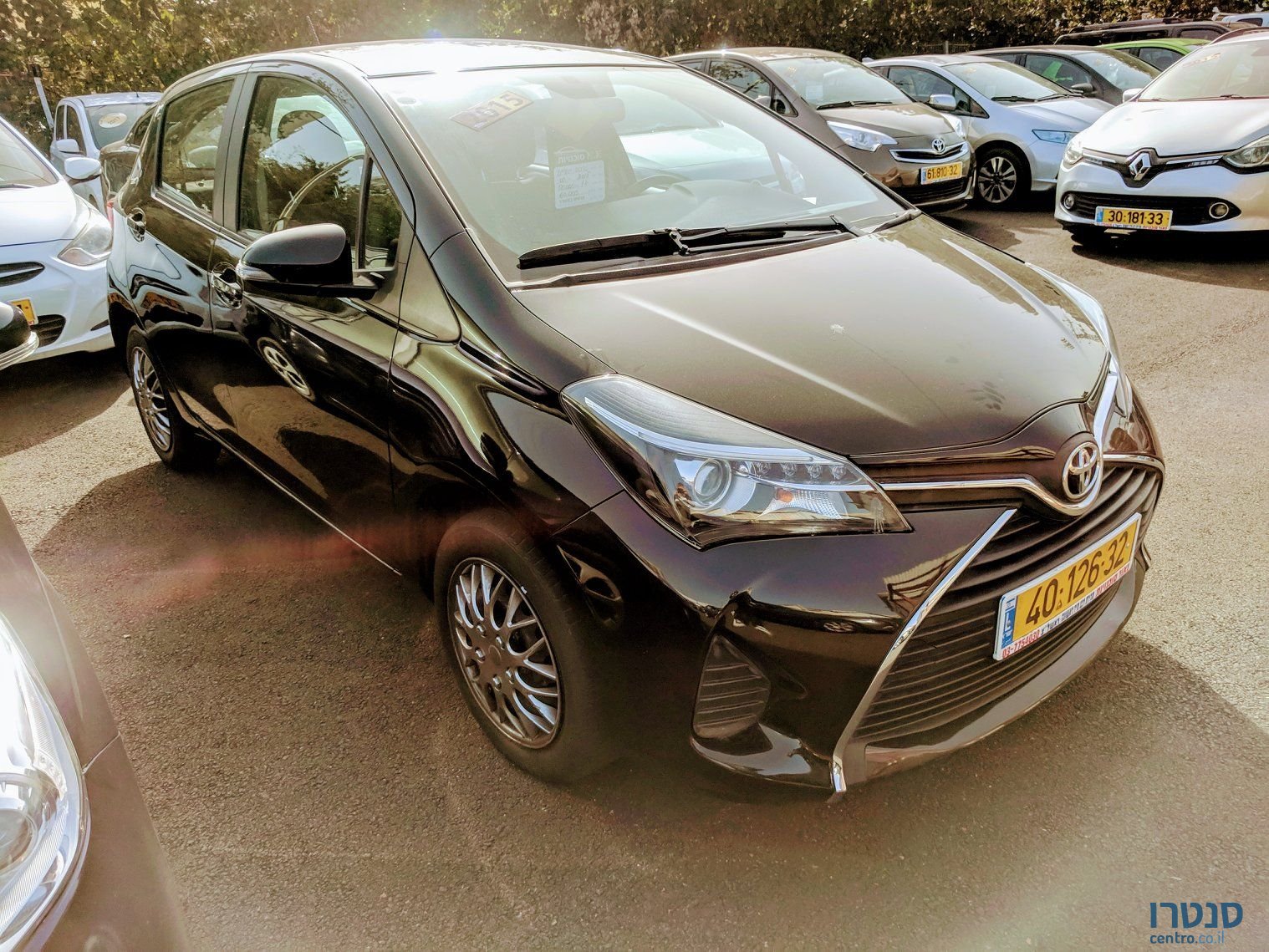 2015' Toyota Yaris photo #1