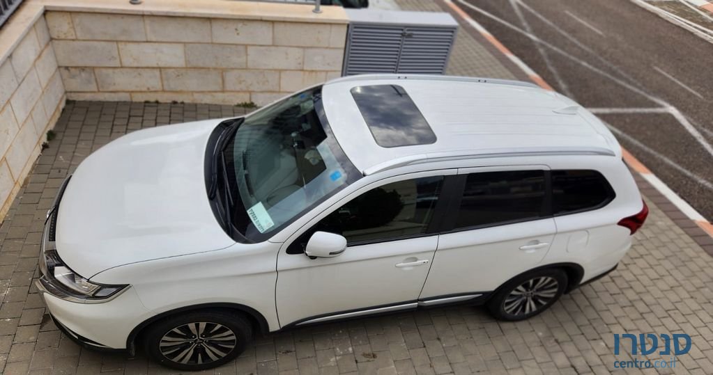 2018' Mitsubishi Outlander מיצובישי אאוטלנדר photo #3