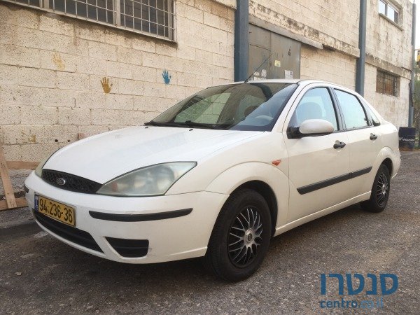 2002' Ford Focus photo #1