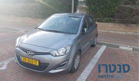 2013' Hyundai i20 יונדאי photo #2