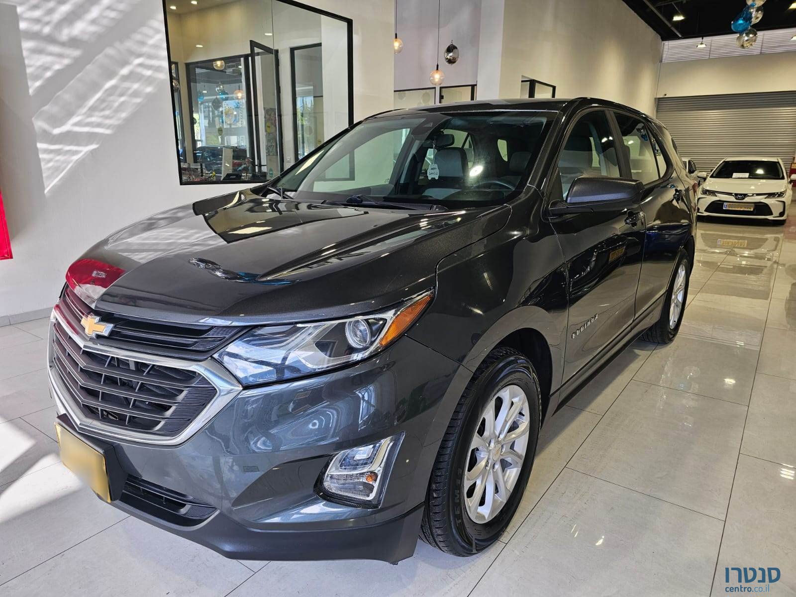 2020' Chevrolet Equinox photo #1