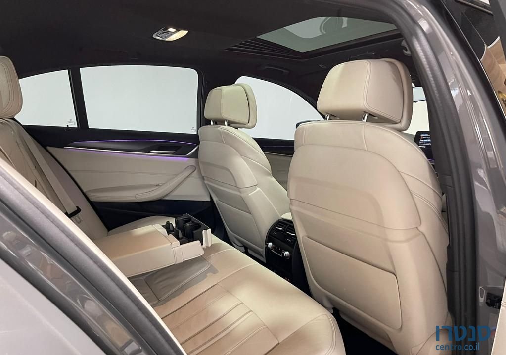 2021' BMW 5 Series ב.מ.וו סדרה 5 photo #5