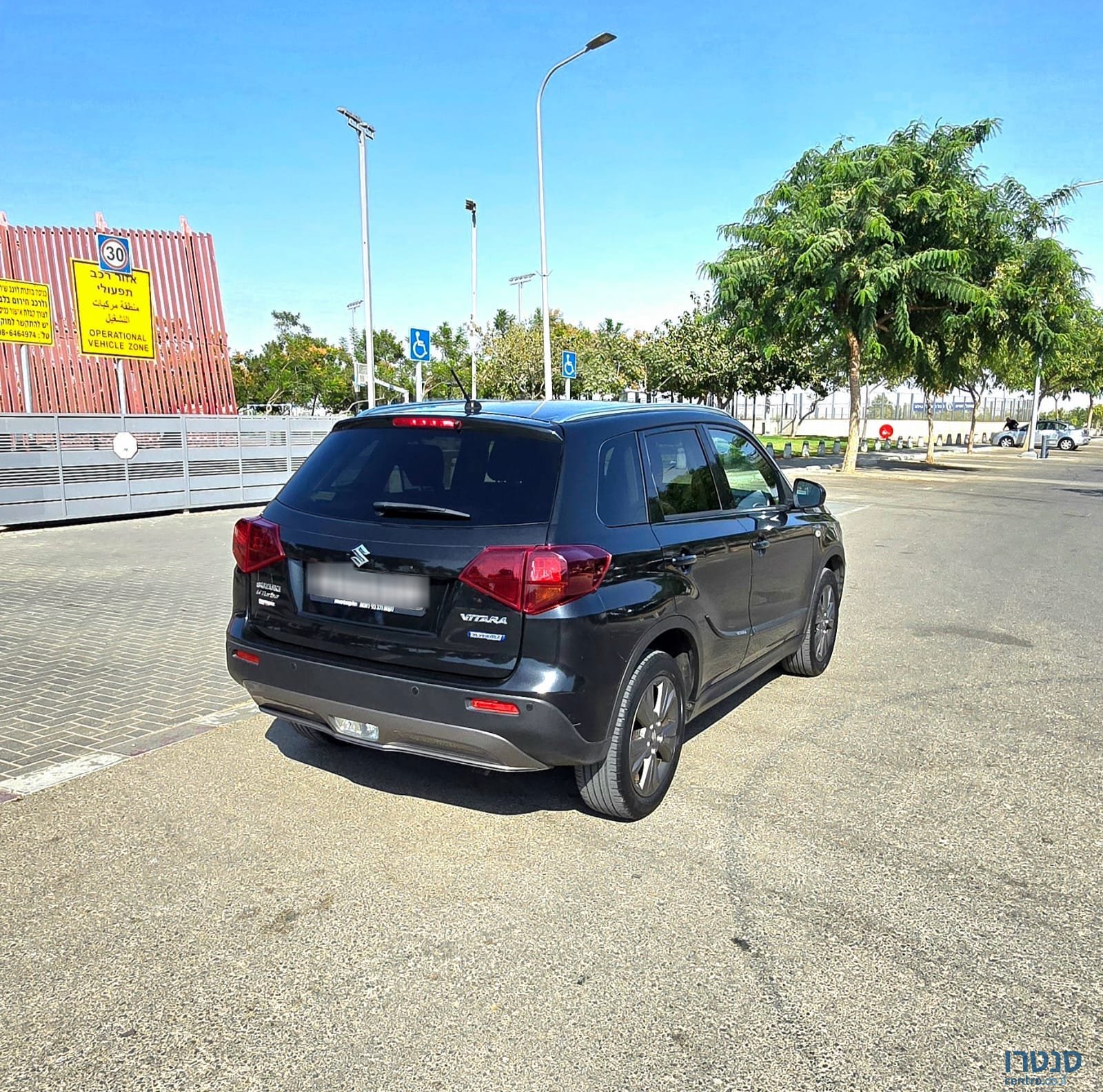 2021' Suzuki Vitara photo #2