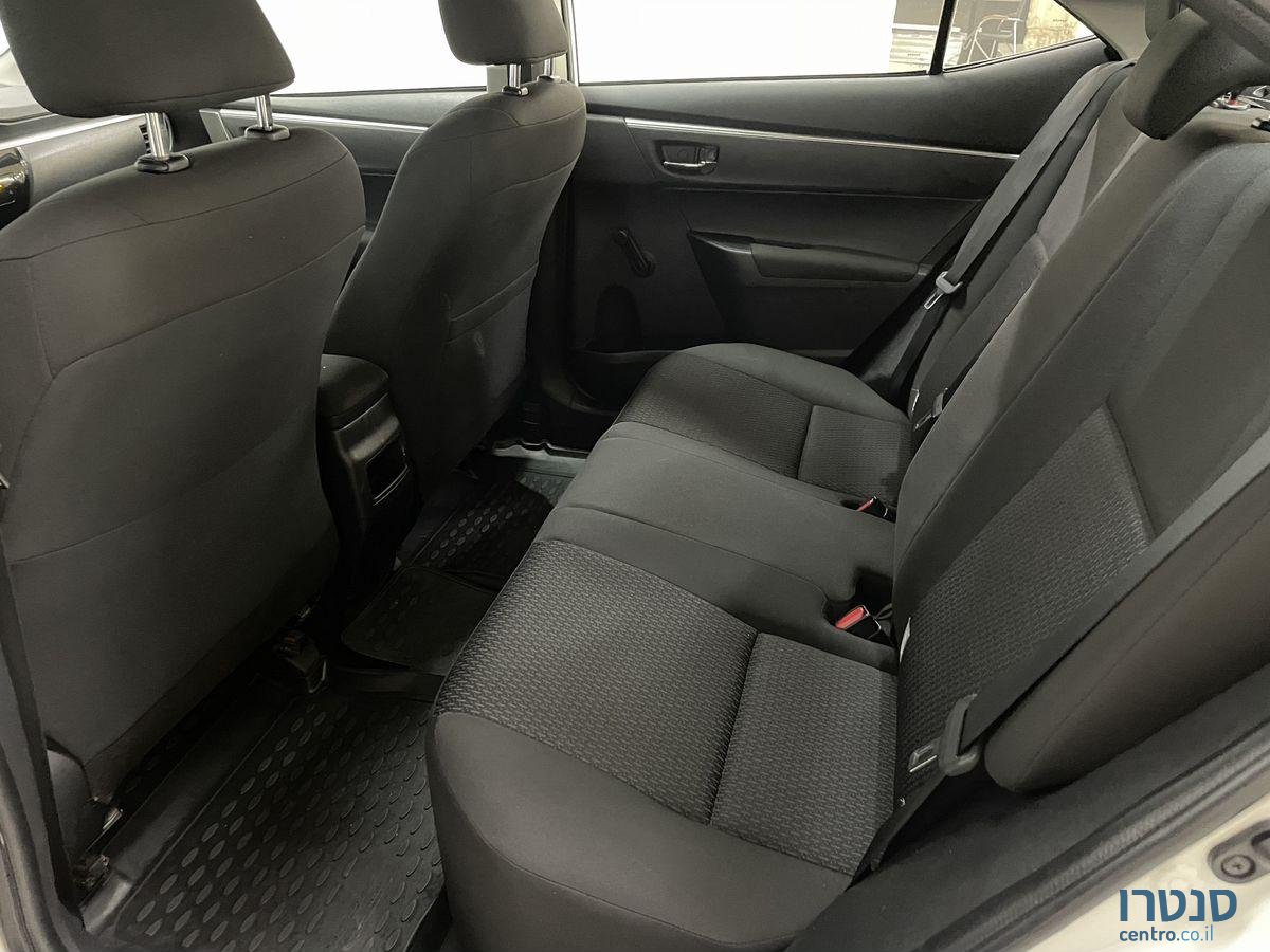 2015' Toyota Corolla photo #6