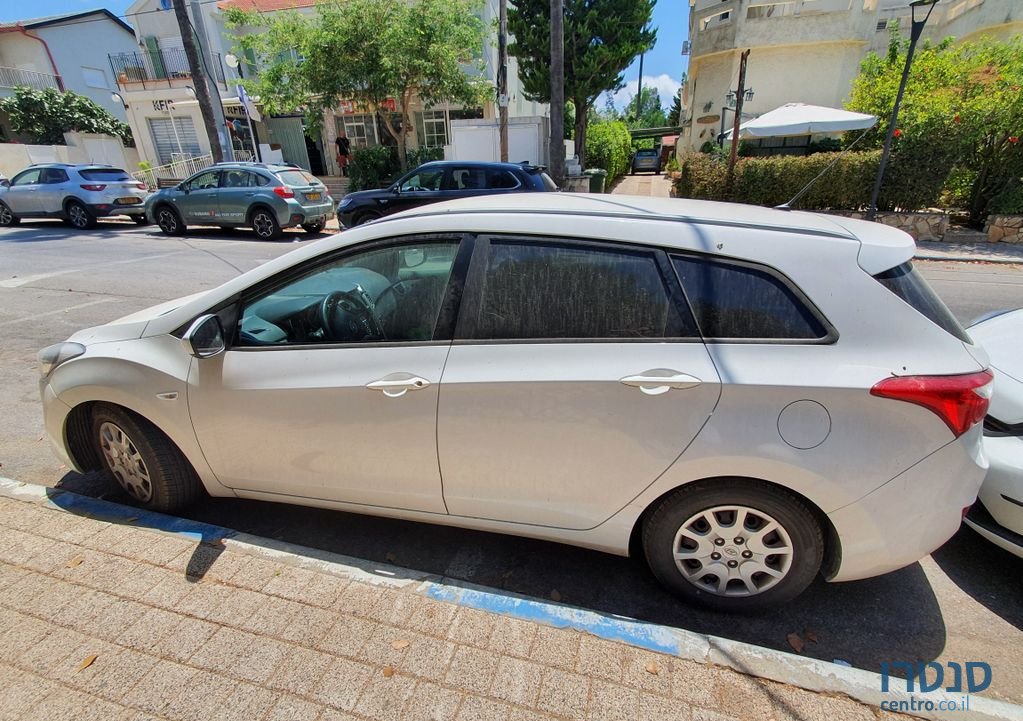 2014' Hyundai i30 יונדאי photo #1