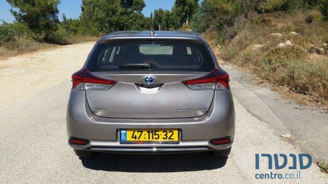 2017' Toyota Auris photo #2