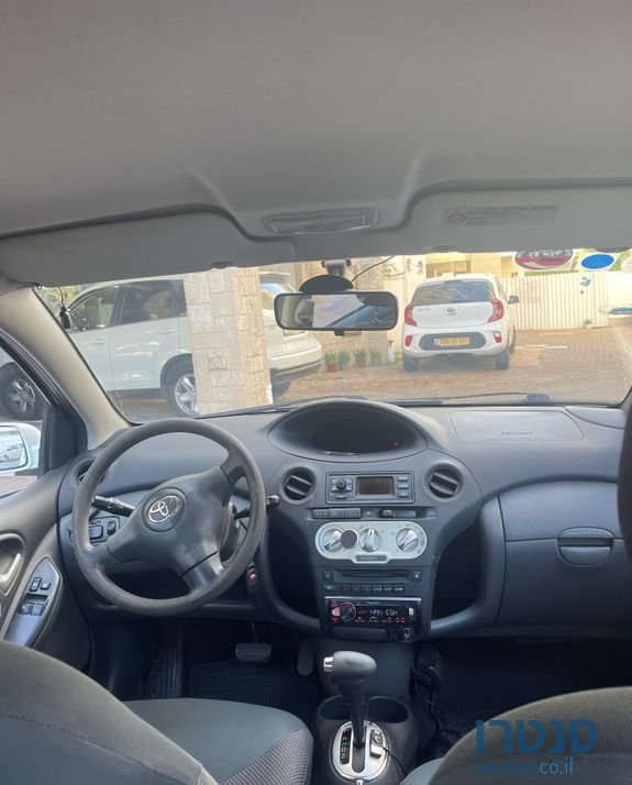 2004' Toyota Yaris טויוטה יאריס photo #2