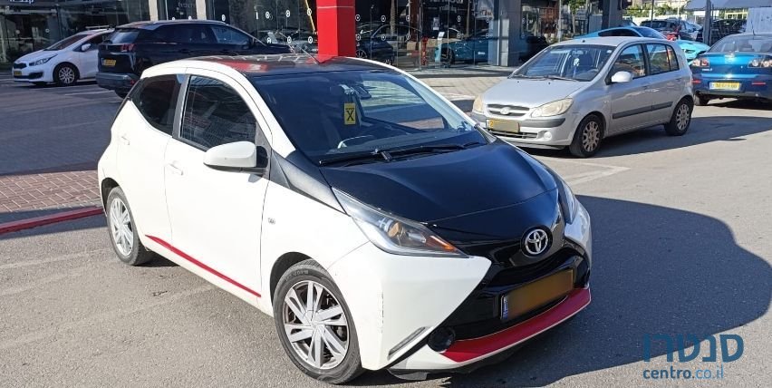 2017' Toyota Aygo טויוטה אייגו photo #1