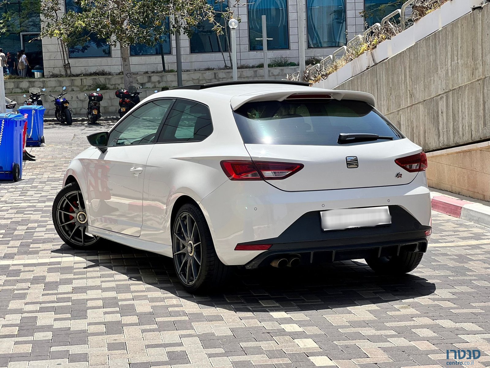 2016' SEAT Leon photo #3