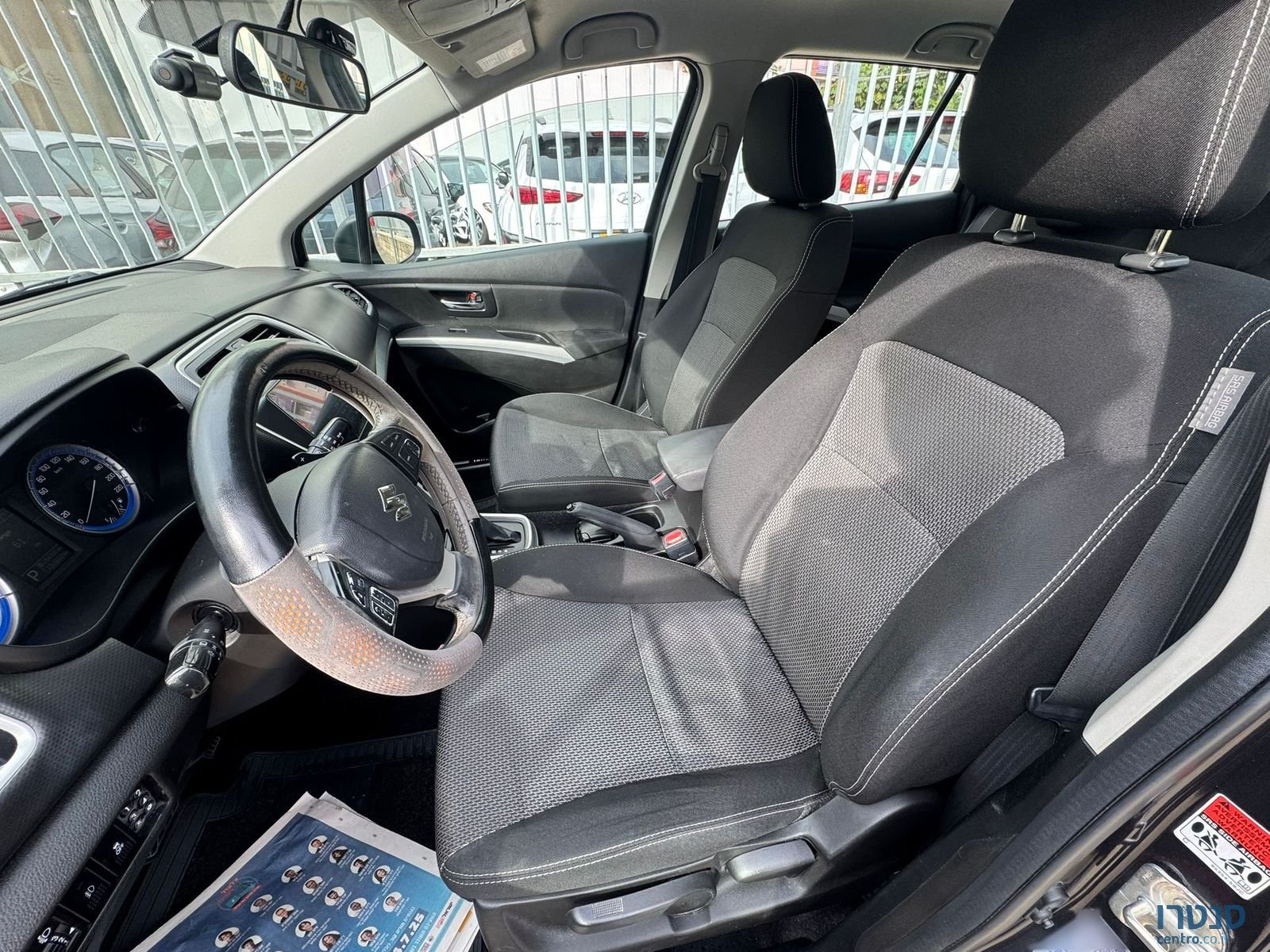 2015' Suzuki SX4 photo #3