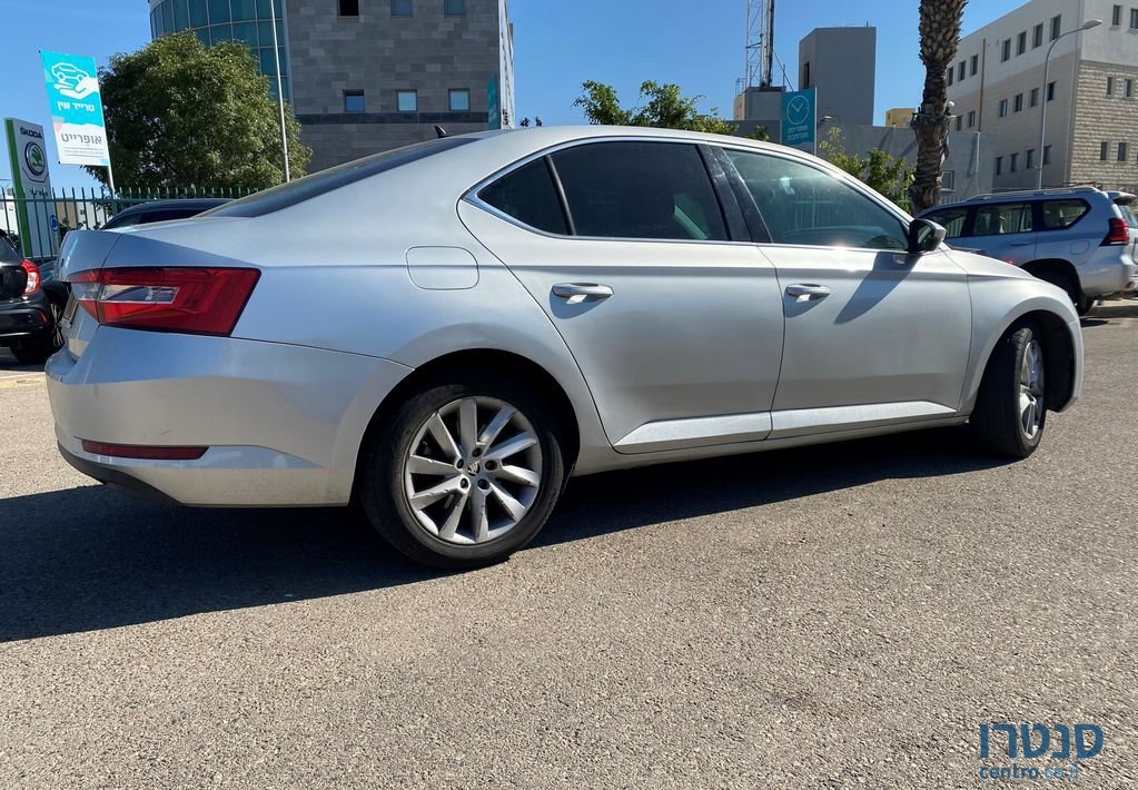 2020' Skoda Superb סקודה סופרב photo #5