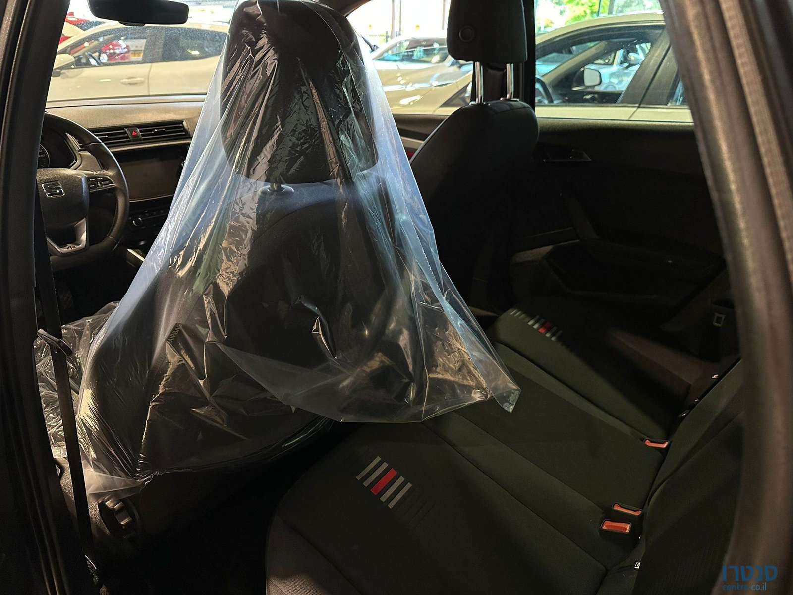 2018' SEAT Arona photo #5