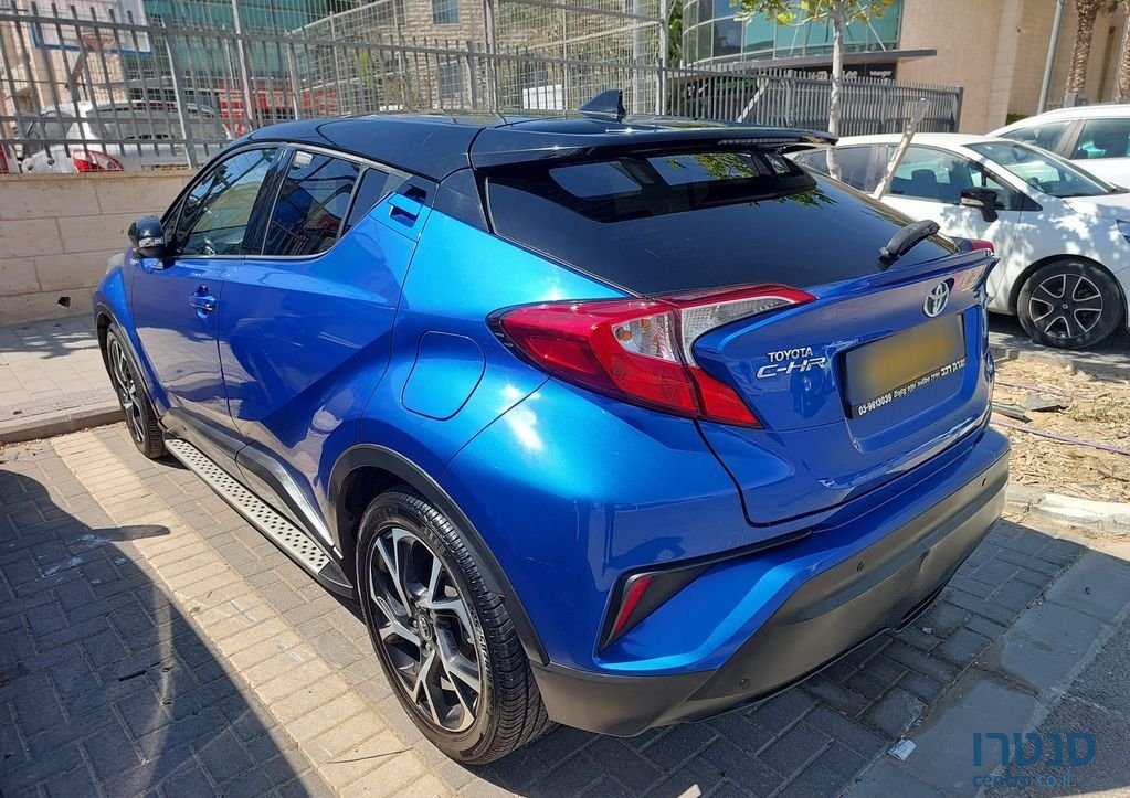 2017' Toyota C-HR טויוטה photo #2