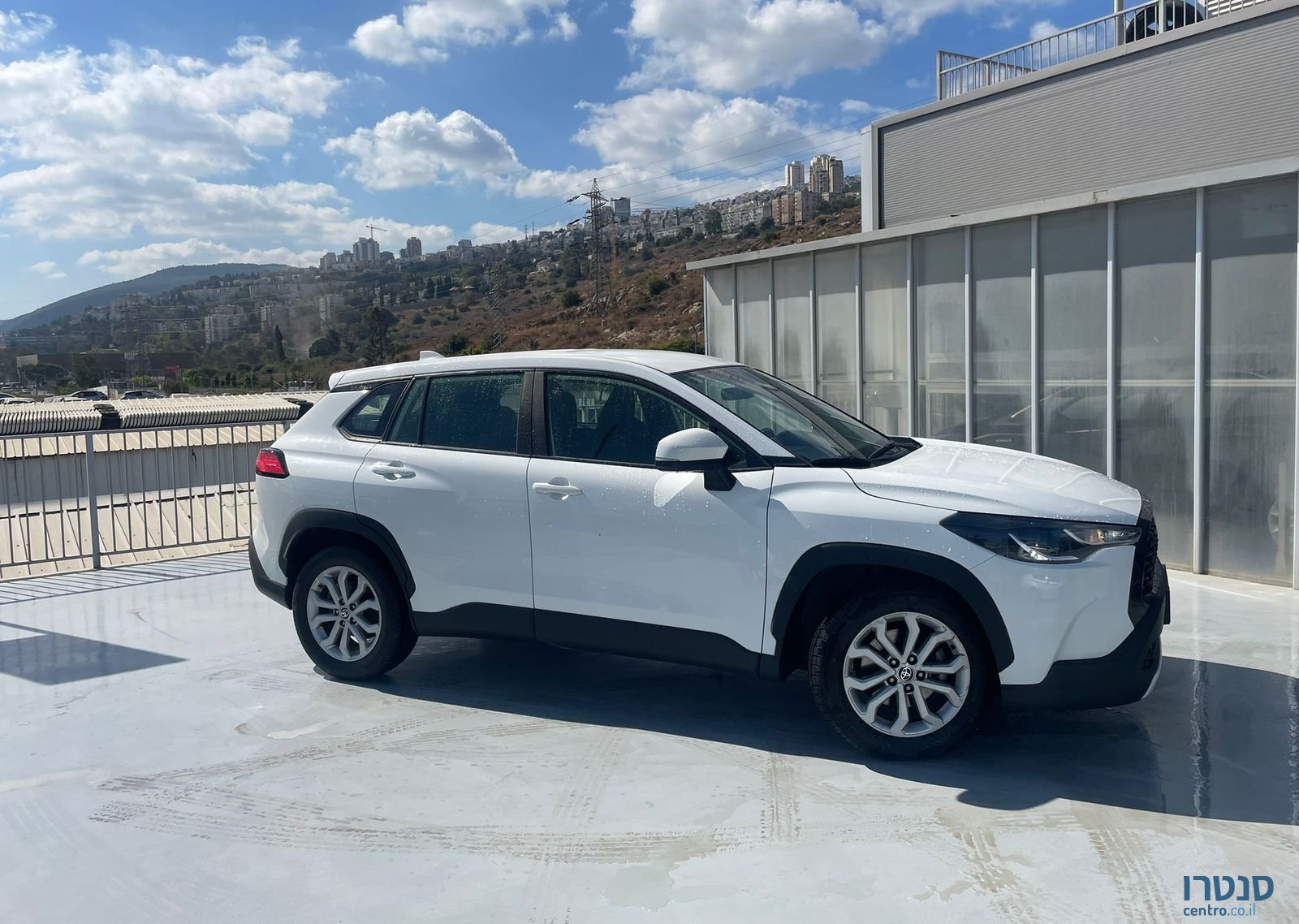 2023' Toyota Corolla Cross טויוטה קורולה קרוס photo #2